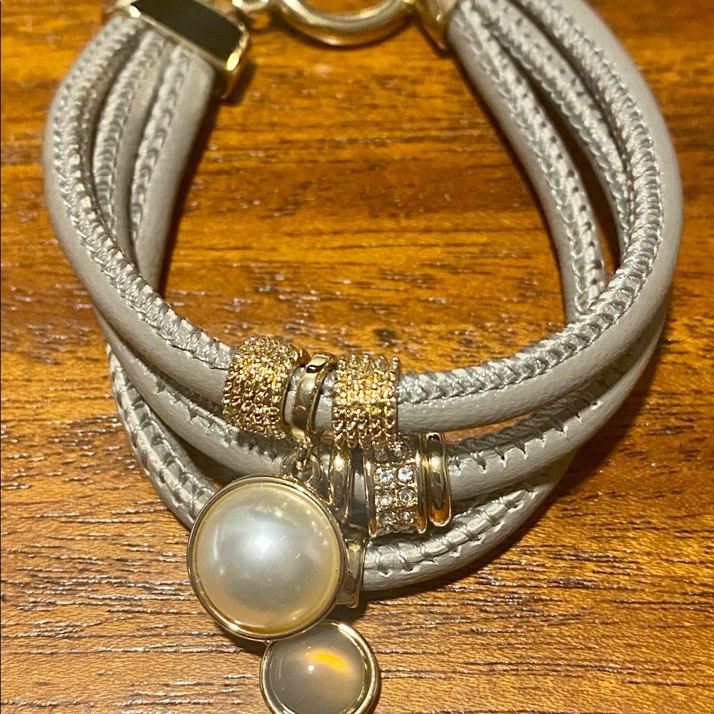 Leather Triple bands faux pearls bracelet